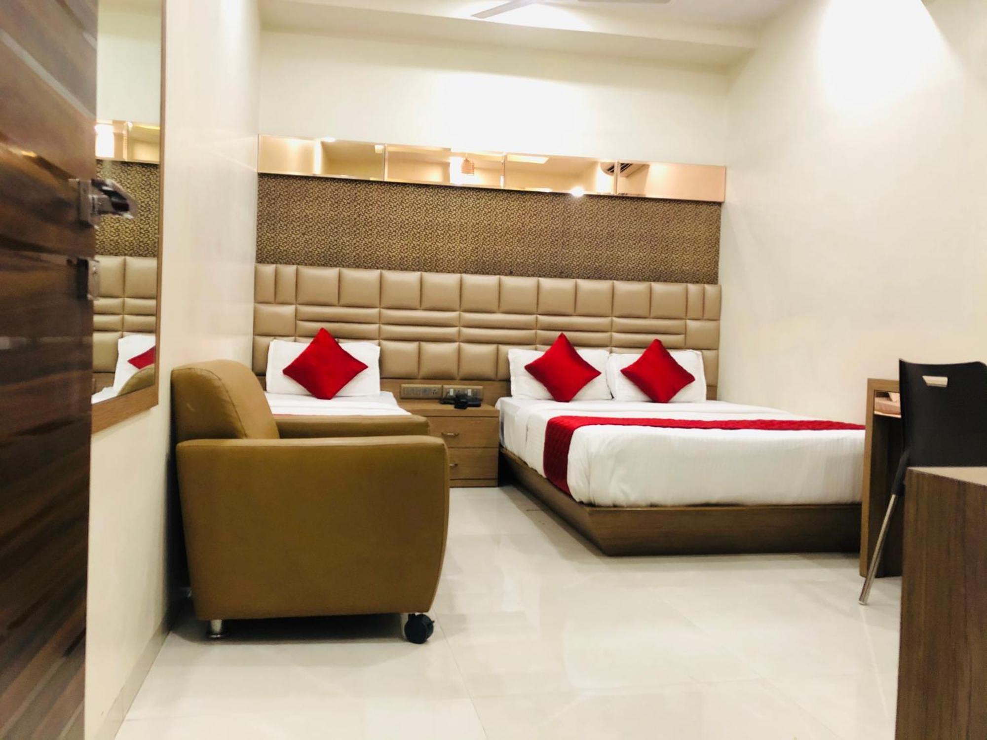 Hotel Guestinn Residency Мумбаи Экстерьер фото