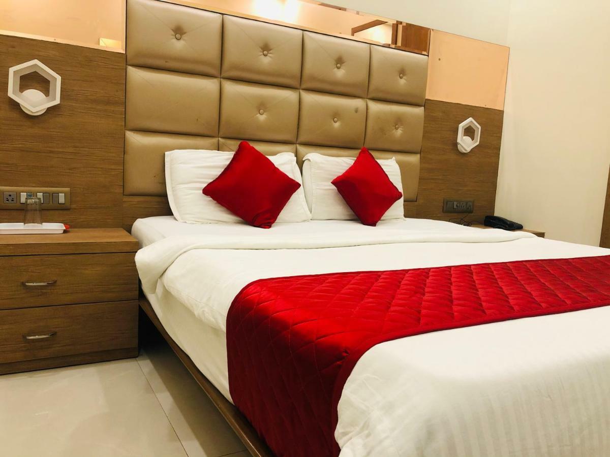 Hotel Guestinn Residency Мумбаи Экстерьер фото
