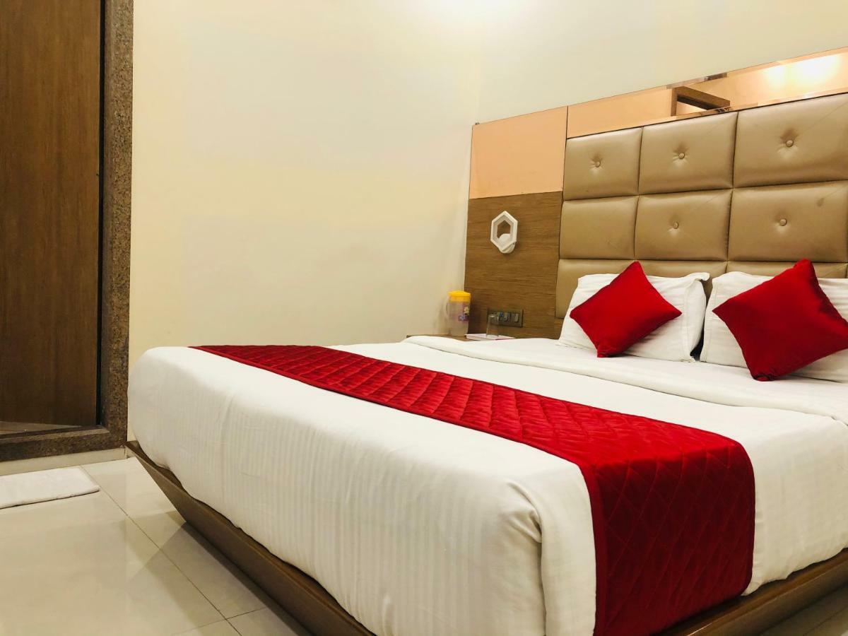Hotel Guestinn Residency Мумбаи Экстерьер фото